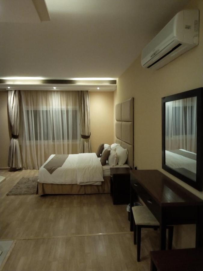 Aparthotel Shayah Suites