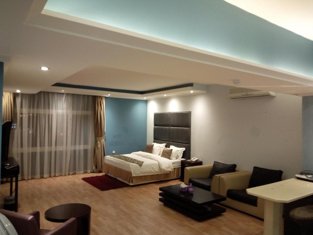 Aparthotel Shayah Suites